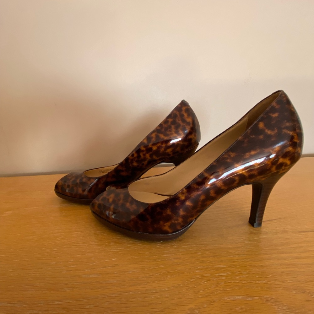Cole haan brown leopard patent leather pumps